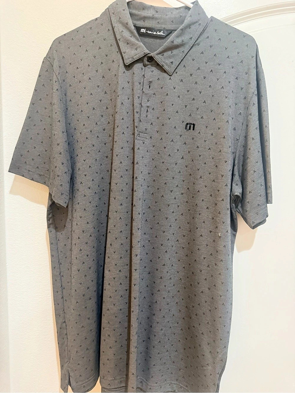Travis Matthew Short Sleeve Geometric Shirt in Gray Like New